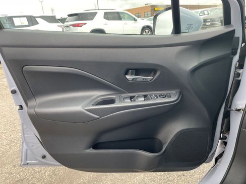 Used 2025 Nissan Versa SV image 18