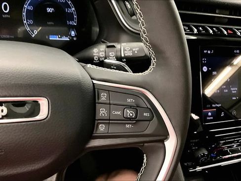 Used 2024 Jeep Grand Cherokee Altitude AWD/4WD image 27