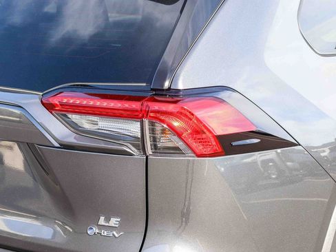 Certified 2025 Toyota RAV4 LE AWD/4WD image 8