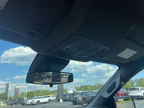 Used 2024 Chevrolet Silverado 1500 Custom Trail Boss image 15