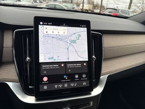 Used 2025 Volvo XC90 B5 Plus image 14