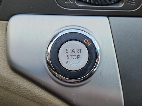 Used 2011 Nissan Murano S FWD image 16