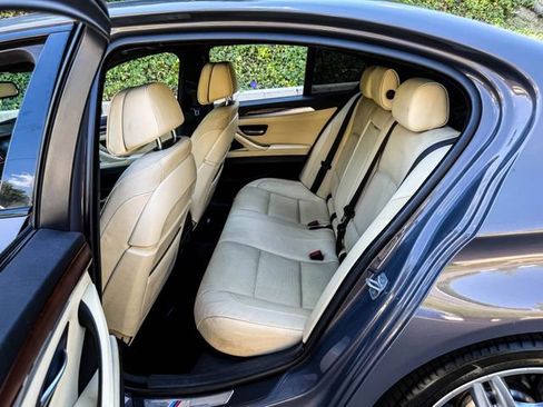 Used 2015 BMW 550i Sedan image 9