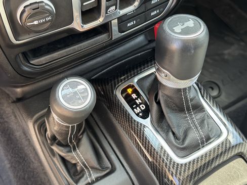 Used 2023 Jeep Wrangler Unlimited Sahara w/ Cold Weather Group AWD/4WD image 21