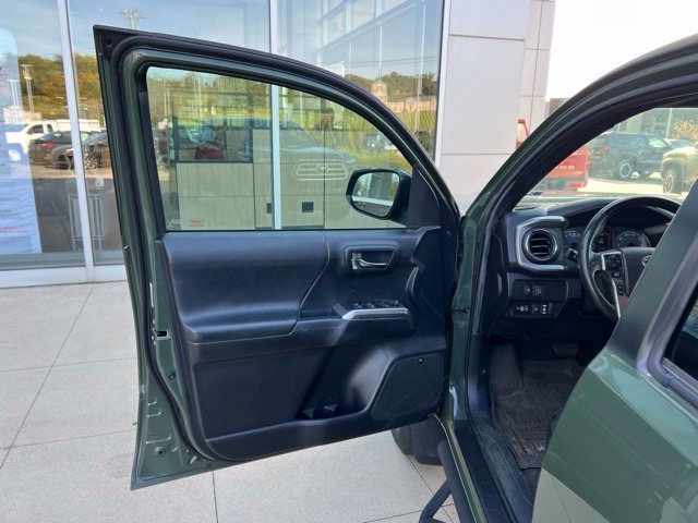 Used 2021 Toyota Tacoma Limited AWD/4WD image 26