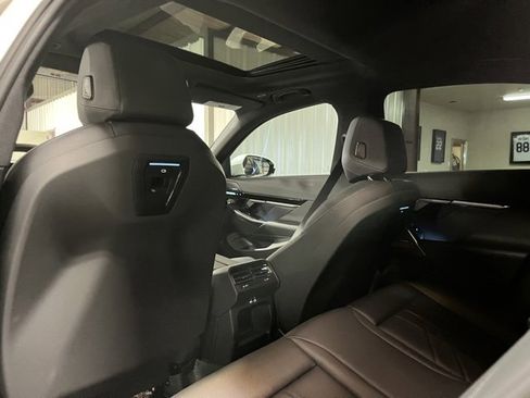 Used 2025 BMW 530i xDrive image 14