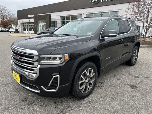 Used 2023 GMC Acadia SLE w/ Driver Convenience Package image 1