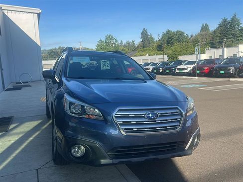 Used 2016 Subaru Outback 2.5i Premium AWD/4WD image 7