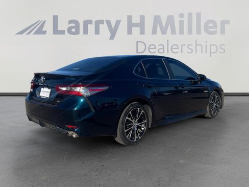 Used 2018 Toyota Camry L image 5