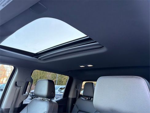 Used 2021 Chevrolet Silverado 1500 LT Trail Boss w/ Convenience Package II image 28