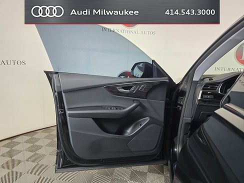 Used 2023 Audi Q8 Premium w/ Convenience Package AWD/4WD image 12