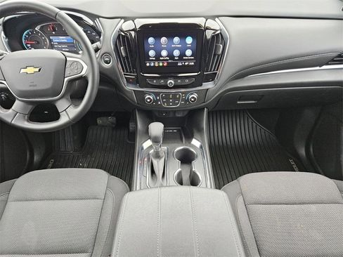 Used 2023 Chevrolet Traverse LT image 14