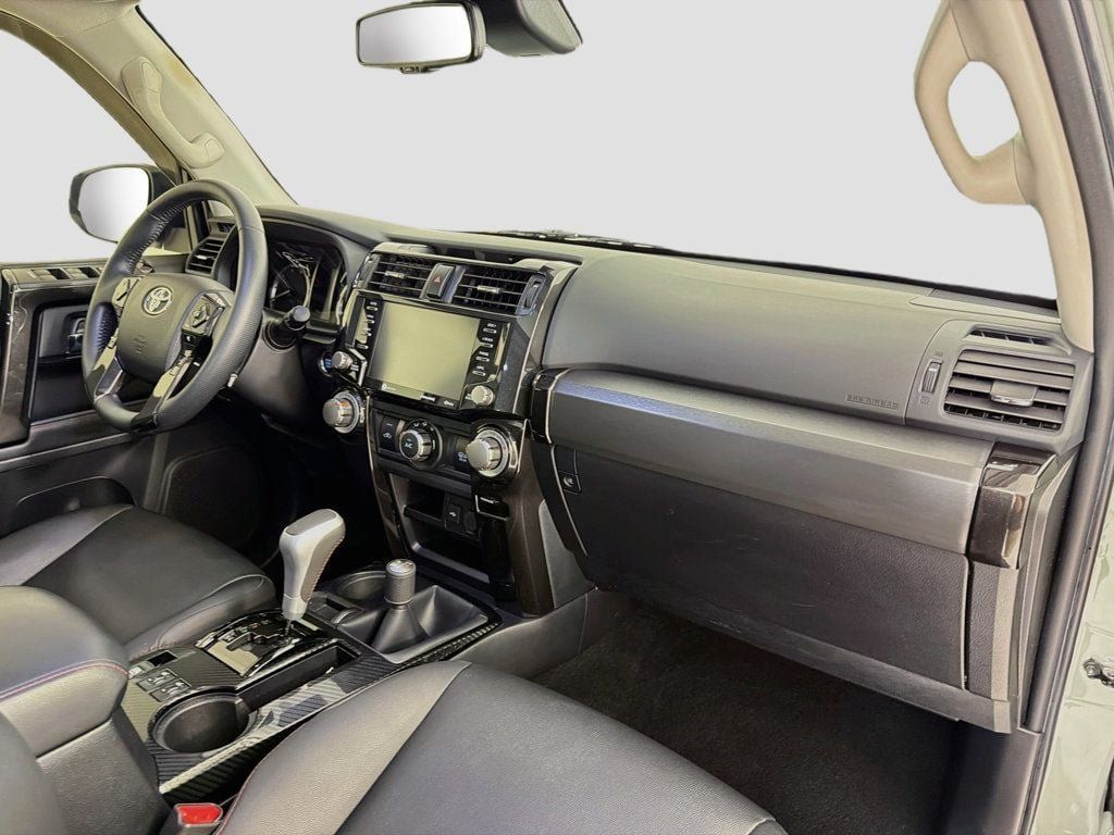Used 2022 Toyota 4Runner TRD Off-Road Premium AWD/4WD image 30