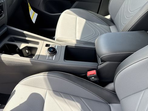 New 2026 Volkswagen Tiguan SE R-Line FWD image 24