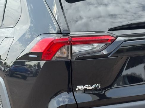 Used 2023 Toyota RAV4 LE AWD/4WD image 9