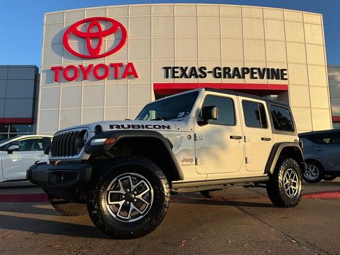 Used 2025 Jeep Wrangler Unlimited Rubicon image 2