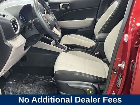 Used 2025 Hyundai Venue SEL FWD image 15