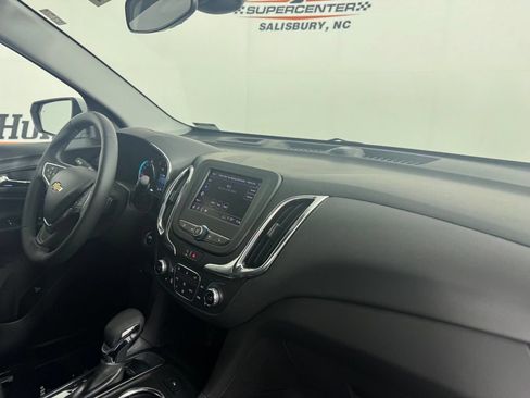 Used 2024 Chevrolet Equinox LT FWD image 31