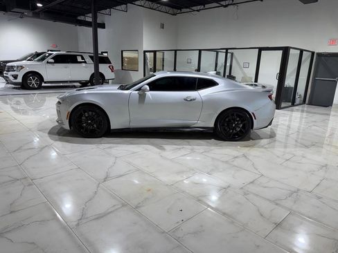 Used 2018 Chevrolet Camaro SS image 7