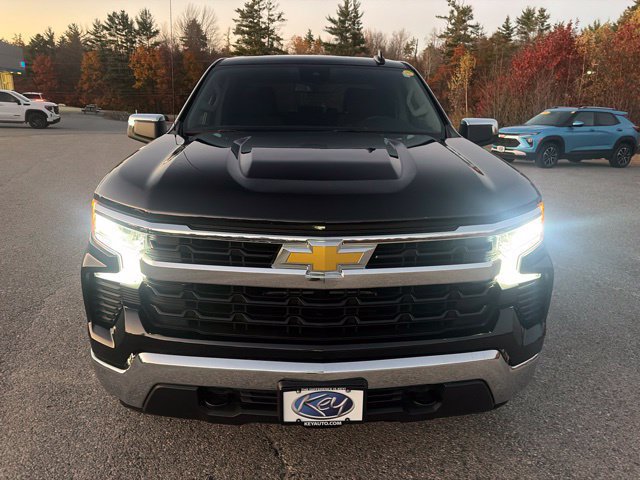 Used 2024 Chevrolet Silverado 1500 LT AWD/4WD image 2