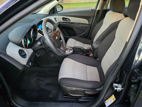 Used 2016 Chevrolet Cruze LS image 21