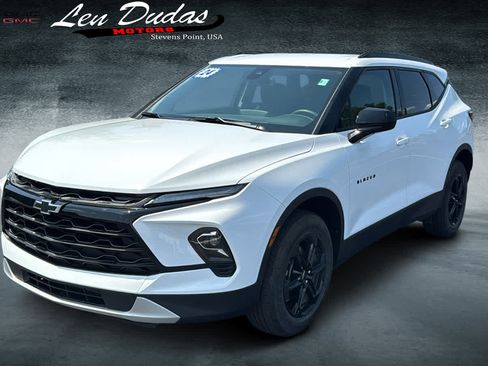 Used 2024 Chevrolet Blazer LT w/ Convenience Package AWD/4WD image 2
