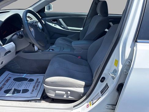 Used 2011 Toyota Camry LE FWD image 11
