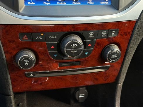 Used 2013 Chrysler 300 w/ Driver Convenience Group image 19