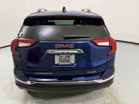 Used 2022 GMC Terrain SLT w/ LPO, Floor Liner Package image 4