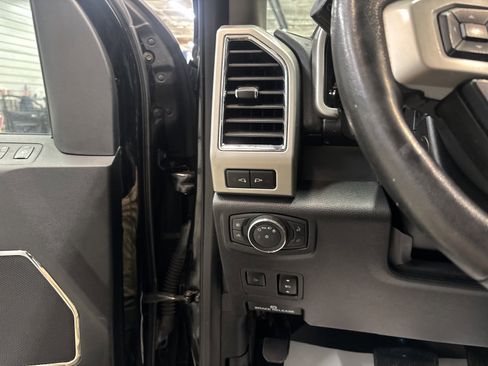 Used 2018 Ford F250 Lariat w/ Lariat Ultimate Package image 16