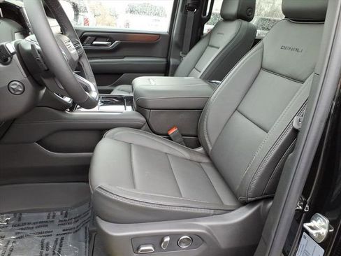 New 2026 GMC Yukon XL Denali w/ Sun & Power Step Package AWD/4WD image 5