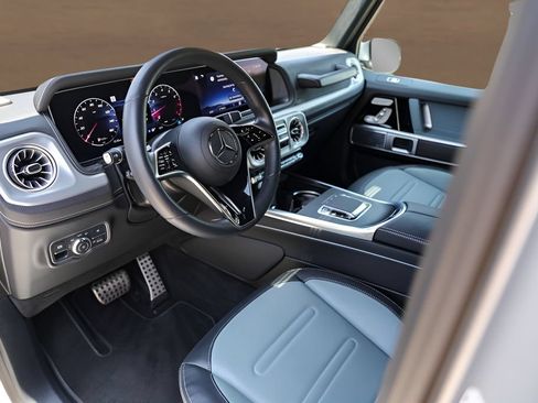Used 2025 Mercedes-Benz G 550 image 9