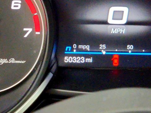 Used 2023 Alfa Romeo Stelvio Ti AWD/4WD image 16