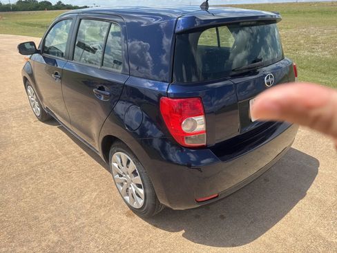 Used 2012 Scion xD image 3