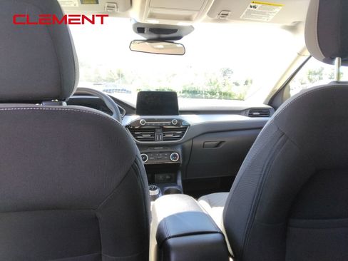 Used 2022 Ford Escape SE FWD image 18