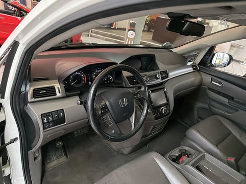 Used 2014 Honda Odyssey Touring Elite image 11