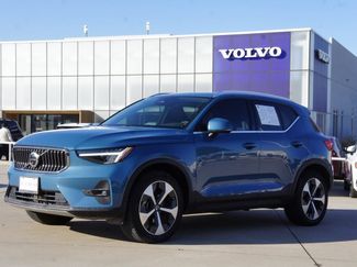 Certified 2025 Volvo XC40 B5 Plus video 2