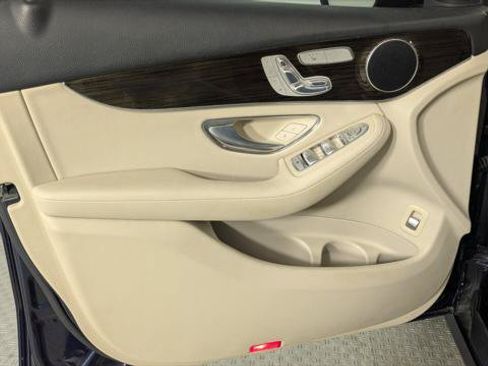 Used 2017 Mercedes-Benz GLC 300 4MATIC image 12