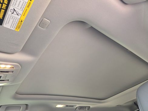 Used 2022 Toyota Highlander Platinum FWD image 27
