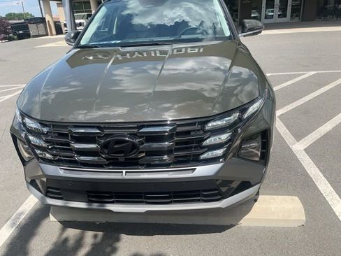 Certified 2025 Hyundai Tucson Limited AWD/4WD image 2