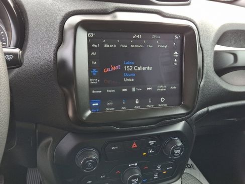 Used 2023 Jeep Renegade Latitude image 13