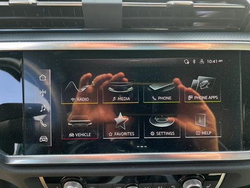 Used 2024 Audi Q3 2.0T Premium Plus image 17