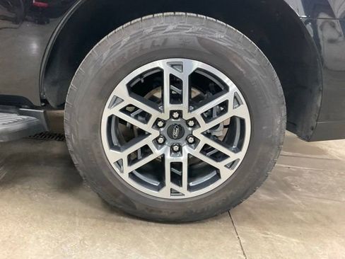 Used 2025 Ford Expedition Active AWD/4WD image 18
