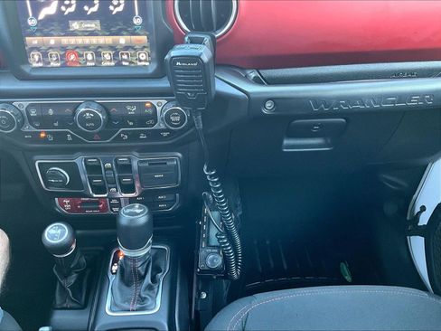 Used 2021 Jeep Wrangler Unlimited Rubicon AWD/4WD image 39