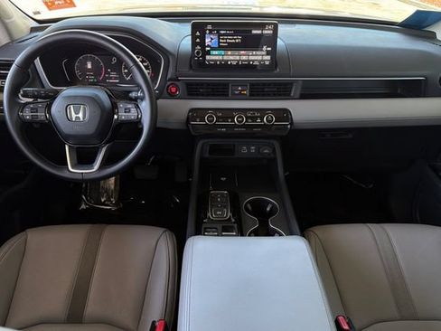 Certified 2025 Honda Pilot EX-L image 17
