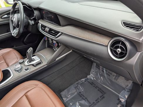 Used 2023 Alfa Romeo Stelvio Ti image 20