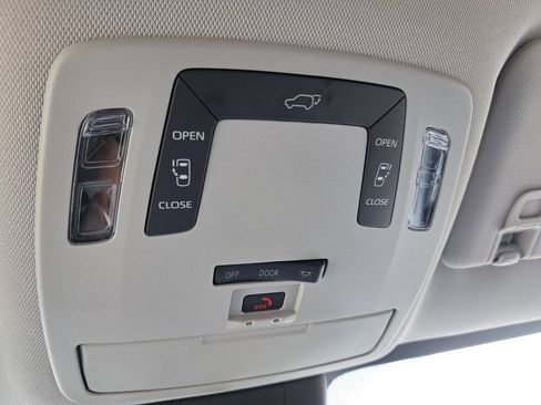 New 2026 Toyota Sienna LE FWD image 17