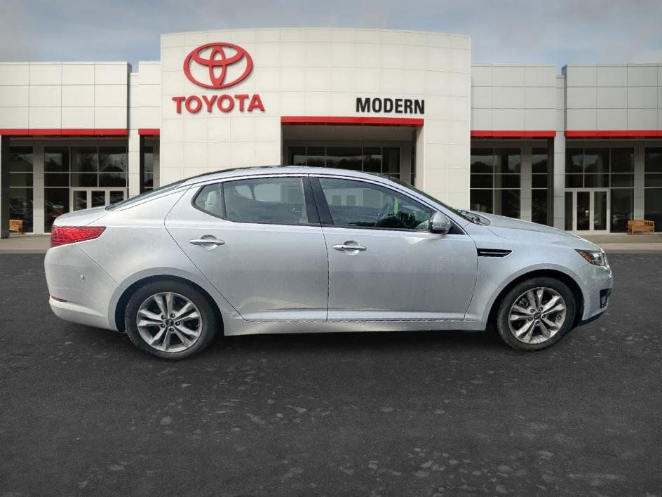 Used 2011 Kia Optima EX w/ Premium Pkg FWD image 19