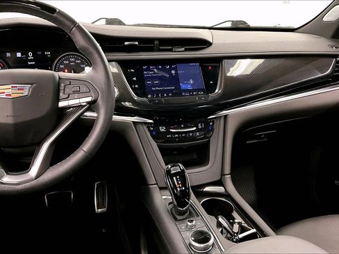 Used 2023 Cadillac XT6 Sport w/ Technology Package AWD/4WD image 7