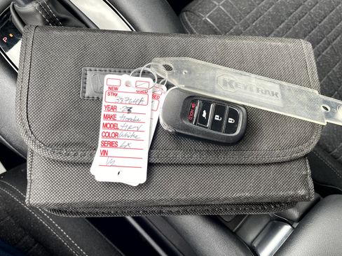 Used 2023 Honda HR-V LX image 20
